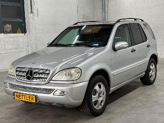 krockskadad bil auto Mercedes ML 270 2.7 CDI 20V SUV  Diesel 2.685cc 120kW (163pk) 4x4 2005/1