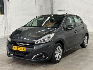 Coche accidentado Peugeot 208 1.2 Vti 12V PureTech 82 Hatchback  Benzine 1.199cc 60kW (82pk) FWD 2017/4