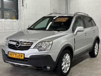 Vaurioauto  passenger cars Opel Antara 2.4 16V 4x4 SUV  Benzine 2.405cc 103kW (140pk) 4x4 2009/5