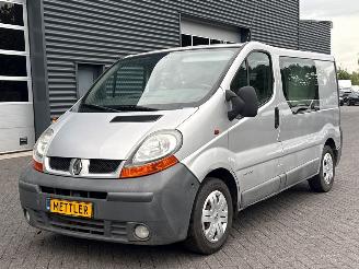 skadebil bedrijf Renault Trafic 1.9 dCi 100 16V Bestel  Diesel 1.870cc 74kW (101pk) FWD 2004/11
