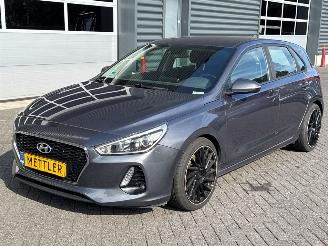 damaged passenger cars Hyundai I-30 1.4 T-GDI 16V Hatchback  Benzine 1.353cc 103kW (140pk) FWD 2017/3