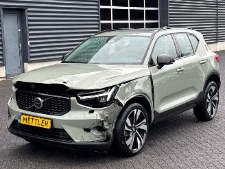 Vaurioauto  passenger cars Volvo XC40 2.0 B4 16V Mild Hybrid Autom. SUV  Elektrisch Benzine 1.969cc 145kW (197pk) FWD 2024/1