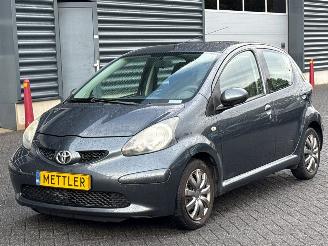 Toyota Aygo 1.0 12V VVT-i Hatchback Benzine 998cc 50kW (68pk) FWD 2007/5