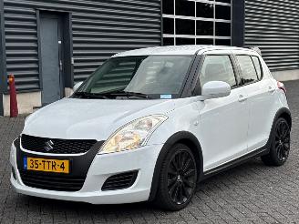 Vaurioauto  passenger cars Suzuki Swift 1.2 16V Hatchback  Benzine 1.242cc 69kW (94pk) FWD 2012/4