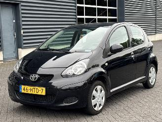 uszkodzony samochody osobowe Toyota Aygo 1.0 12V VVT-i Hatchback  Benzine 998cc 50kW (68pk) FWD 2009/3