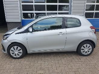 Peugeot 108 1.0 AUTOMAAT picture 2