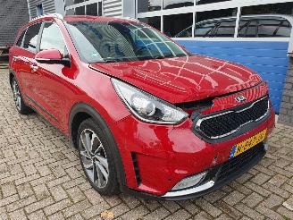 skadebil auto Kia Niro 1.6 GDi Hybrid ExecutiveLine automaat 2017/10
