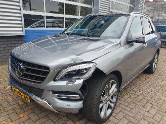 damaged passenger cars Mercedes ML 350 Bluetec automaat 2013/4