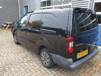 Peugeot Partner L2 122 1.6 BlueHDi 100 Premium Pack S&S picture 4