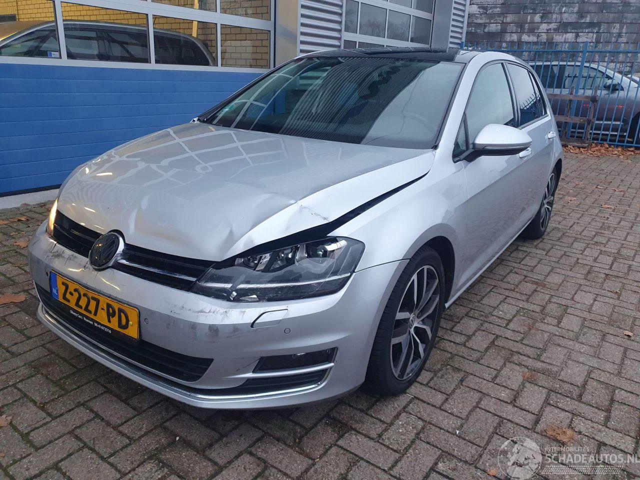 Volkswagen Golf 1.4 TSI ACT Connected Series