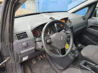 Opel Zafira 1.6 Cosmo 7 Persoons picture 11