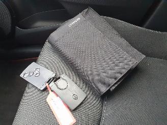 Renault Clio 0.9 TCe Expression picture 22