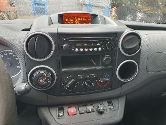 Peugeot Partner Automaat 120 1.6 e-HDI L1 XT Profit + 2Tronic Schadevrij picture 16