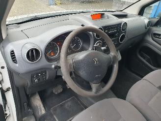 Peugeot Partner Automaat 120 1.6 e-HDI L1 XT Profit + 2Tronic Schadevrij picture 13