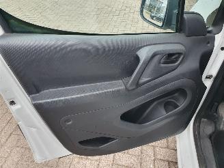 Peugeot Partner Automaat 120 1.6 e-HDI L1 XT Profit + 2Tronic Schadevrij picture 11