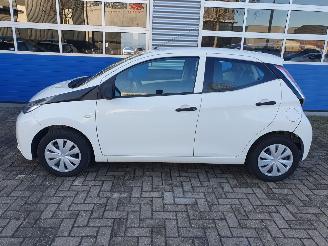 Toyota Aygo 1.0 VVT-i x-fun picture 2