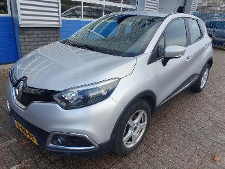 Auto incidentate Renault Captur Automaat 1.2 TCe Expression 2014/11