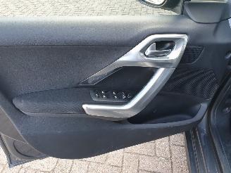 Peugeot 2008 1.2 Automaat PureTech Blue Lease Allure picture 12