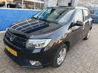 damaged passenger cars Dacia Sandero 0.9 TCe Bi-Fuel Laureate benzine - LPG 2019/6