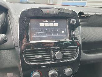 Renault Clio 0.9 TCe Limited picture 18