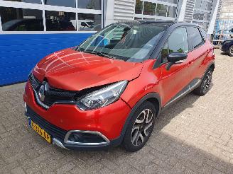 Damaged car Renault Captur 0.9 TCe Expression 2016/1