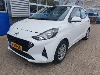 damaged passenger cars Hyundai I-10 1.0 Comfort 2023/4
