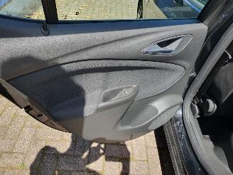 Opel Astra 1.2 Business Edition picture 24