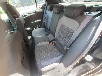 Opel Astra 1.2 Business Edition picture 25