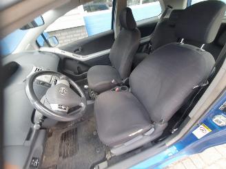 Toyota Yaris 1.0 VVTi picture 12