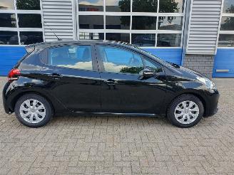 Peugeot 208 1.2 PureTech Blue Lion picture 6