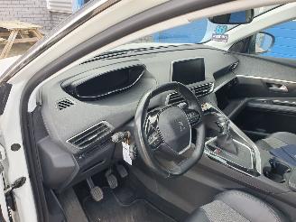 Peugeot 3008 1.2 PureTech Allure picture 17
