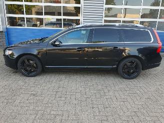 Volvo V-70 2.5T Summum Automaat picture 2