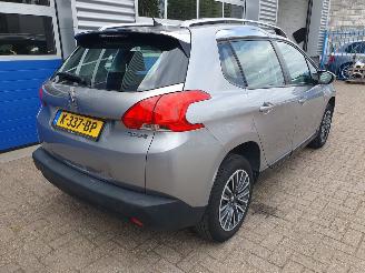 Peugeot 2008 1.2 Puretech Allure picture 5