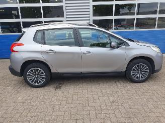 Peugeot 2008 1.2 Puretech Allure picture 6