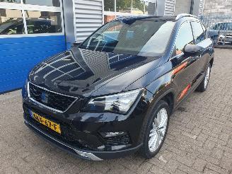 krockskadad bil auto Seat Ateca 1.5 TSI Business intense Automaat 2019/6
