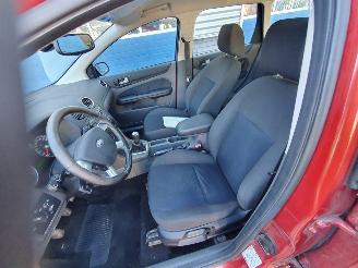 Ford Focus 2.0-16V Rally Edition picture 14