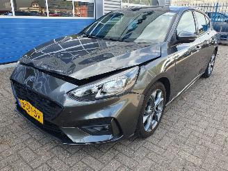 damaged passenger cars Ford Focus 1.0 EcoBoost Hybrid ST Line Business 2020/10