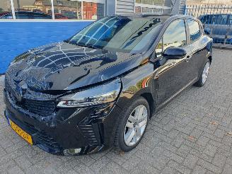 skadebil auto Renault Clio E-TECH FULL HYBRID 1.6 145 evolution 2024/3