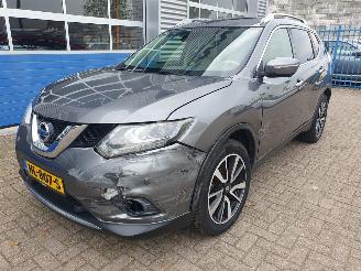 uszkodzony samochody osobowe Nissan X-Trail 1.6 DIG-T Tekna 2015/12