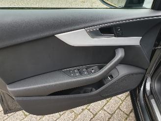 Audi A4 Avant 2.0 TDI Sport S line edition Schadevrij picture 12