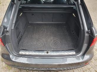 Audi A4 Avant 2.0 TDI Sport S line edition Schadevrij picture 30