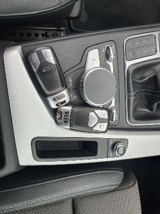 Audi A4 Avant 2.0 TDI Sport S line edition Schadevrij picture 24