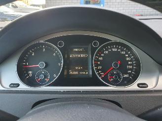 Volkswagen Passat 1.6 TDI BlueMotion Executive Edition picture 20