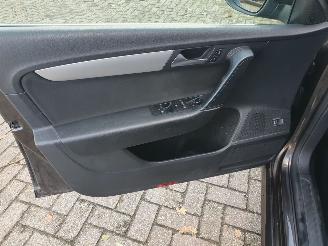 Volkswagen Passat 1.6 TDI BlueMotion Executive Edition picture 14