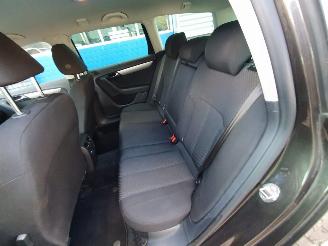 Volkswagen Passat 1.6 TDI BlueMotion Executive Edition picture 26