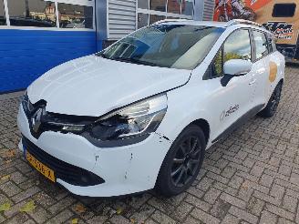 uszkodzony samochody osobowe Renault Clio Estate 0.9 TCe Expression 2015/7