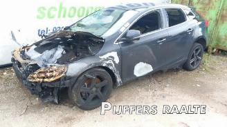 Auto da rottamare Volvo V-40 V40 (MV), Hatchback 5-drs, 2012 / 2019 2.0 D3 16V 2016/8