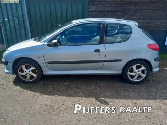 Vrakbiler auto Peugeot 206 206 (2A/C/H/J/S), Hatchback, 1998 / 2012 1.6 16V 2003/3