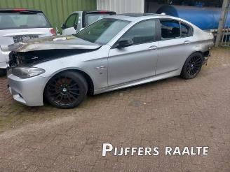 Vrakbiler auto BMW 5-serie 5 serie (F10), Sedan, 2009 / 2016 530d 24V 2015/9