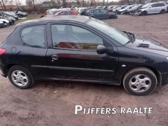Peugeot 206 206 (2A/C/H/J/S), Hatchback, 1998 / 2012 1.4 XR,XS,XT,Gentry picture 5